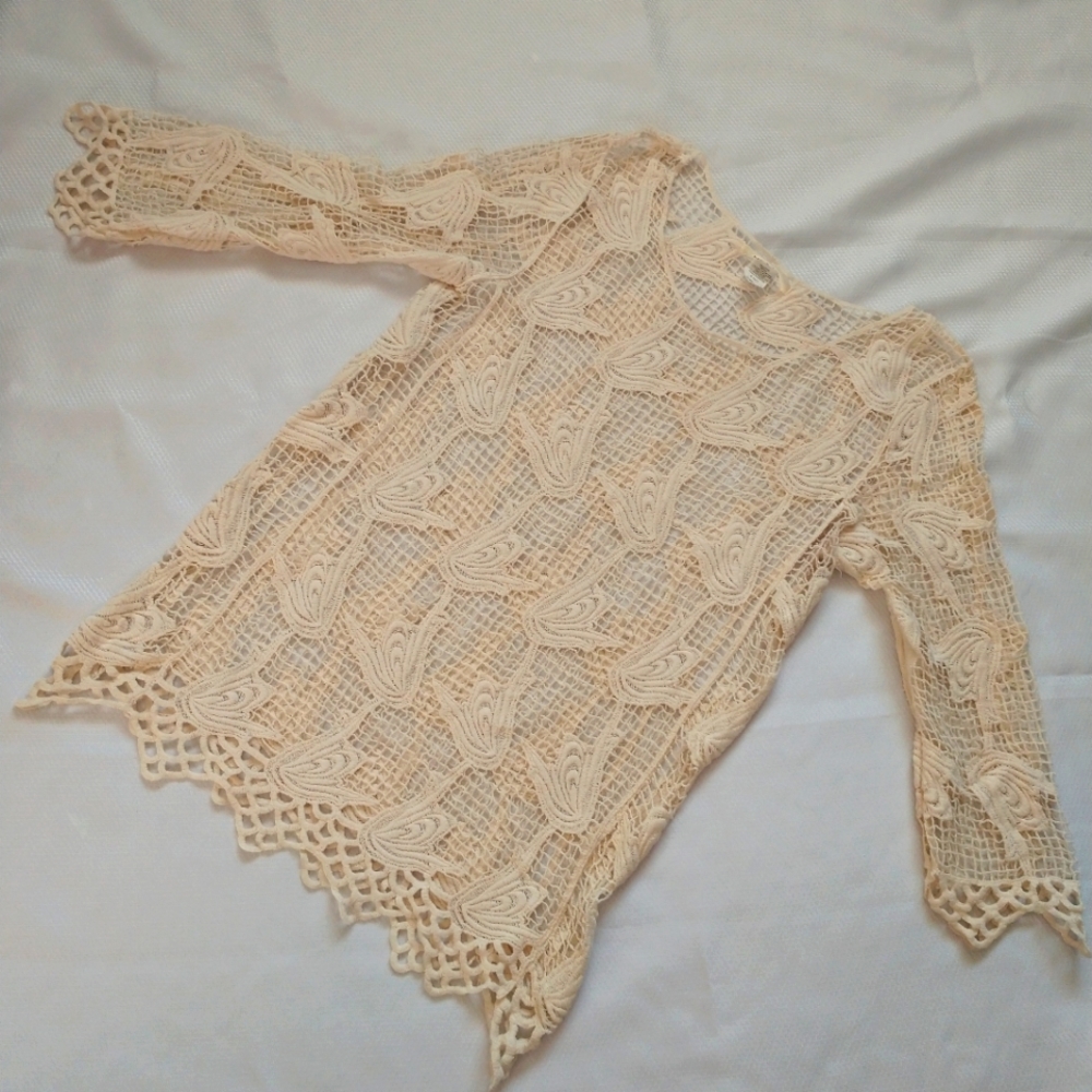 Women's Medium Large May & July crochet lace over shirt cover up super cute, LIK
